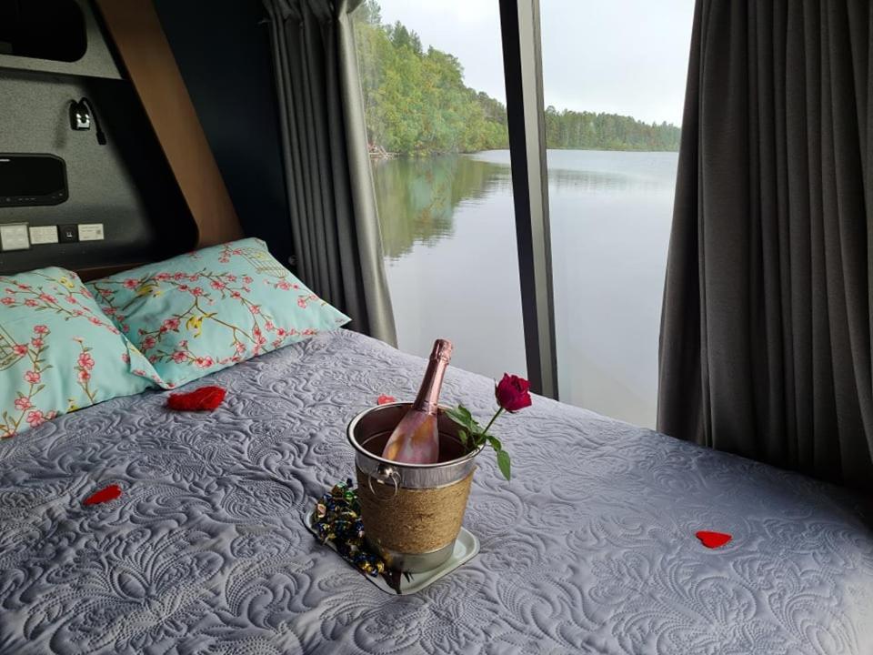Neljaen Tuulen Tupa Bed & Breakfast Kaamanen Bagian luar foto