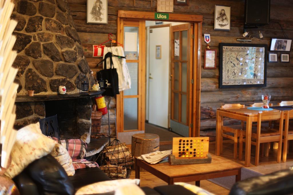 Neljaen Tuulen Tupa Bed & Breakfast Kaamanen Bagian luar foto