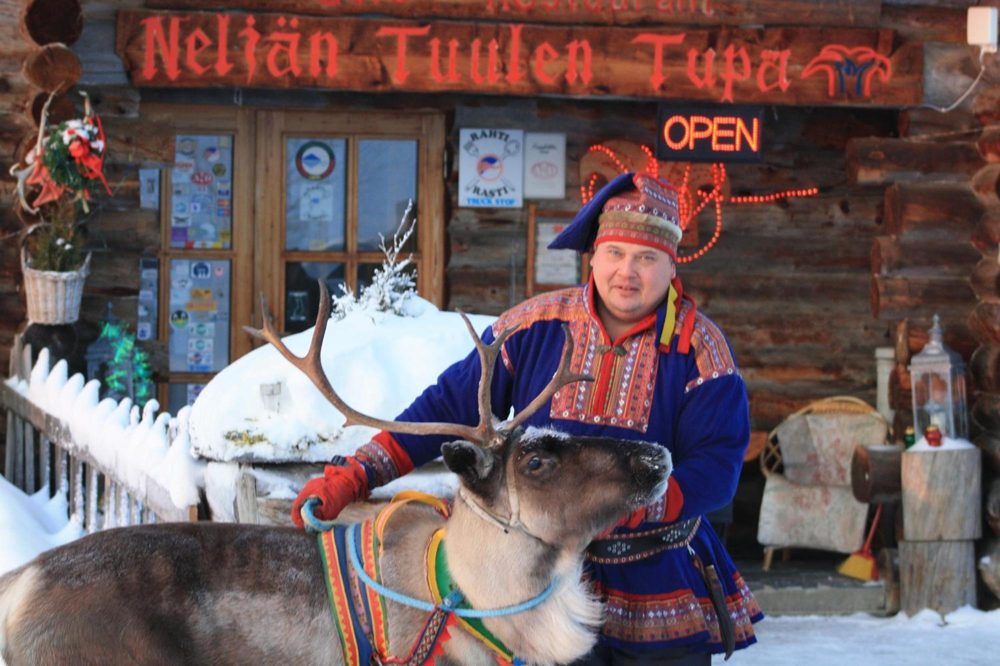Neljaen Tuulen Tupa Bed & Breakfast Kaamanen Bagian luar foto